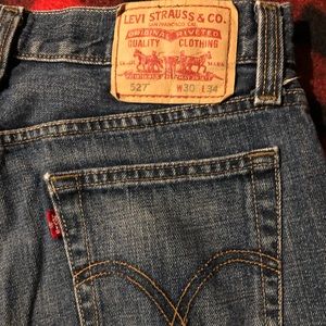 Levi’s 527 low rise boot cut jeans. 30/34.